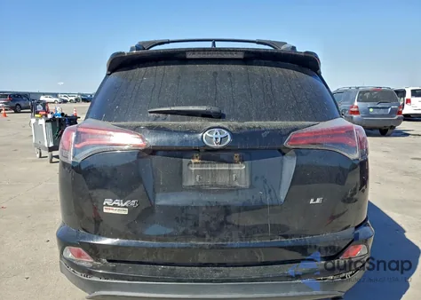 2018 Toyota Rav4 Le z USA, uszkodzony, nr VIN 2T3ZFREV3JW429029